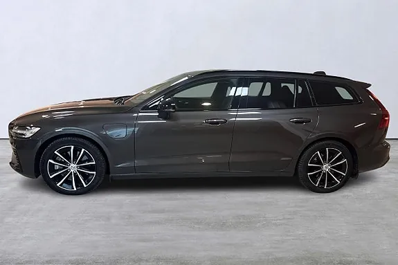 Volvo V60 2025 photo 2