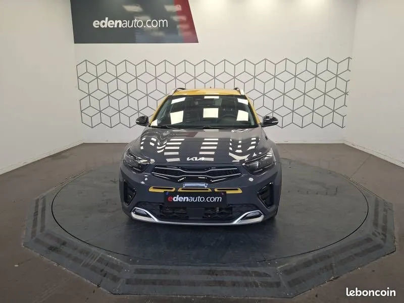 Kia Stonic 2022 photo 2