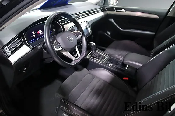 Volkswagen Passat 2022 photo 2