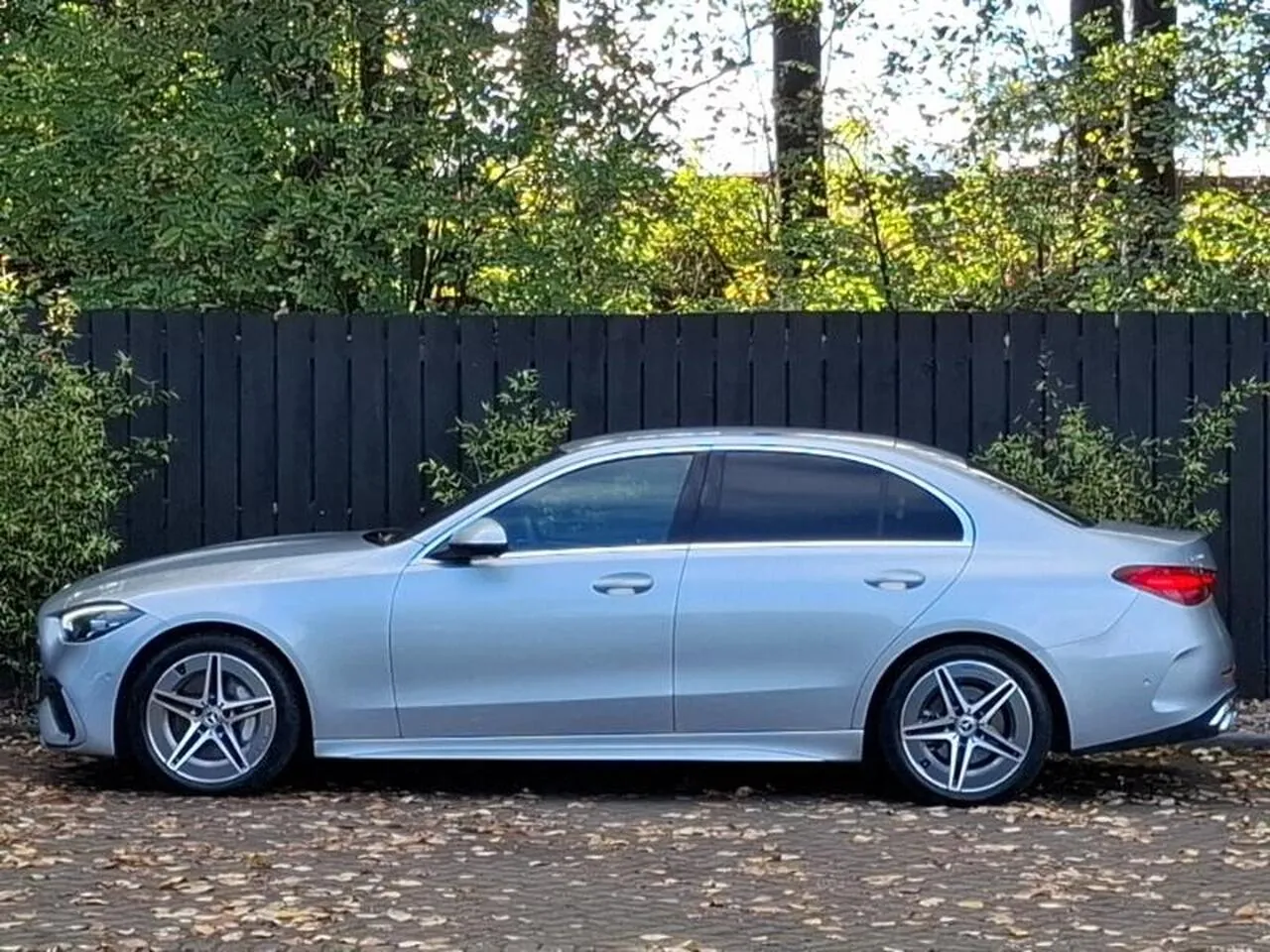 Mercedes-Benz C-Class 2025 photo 4