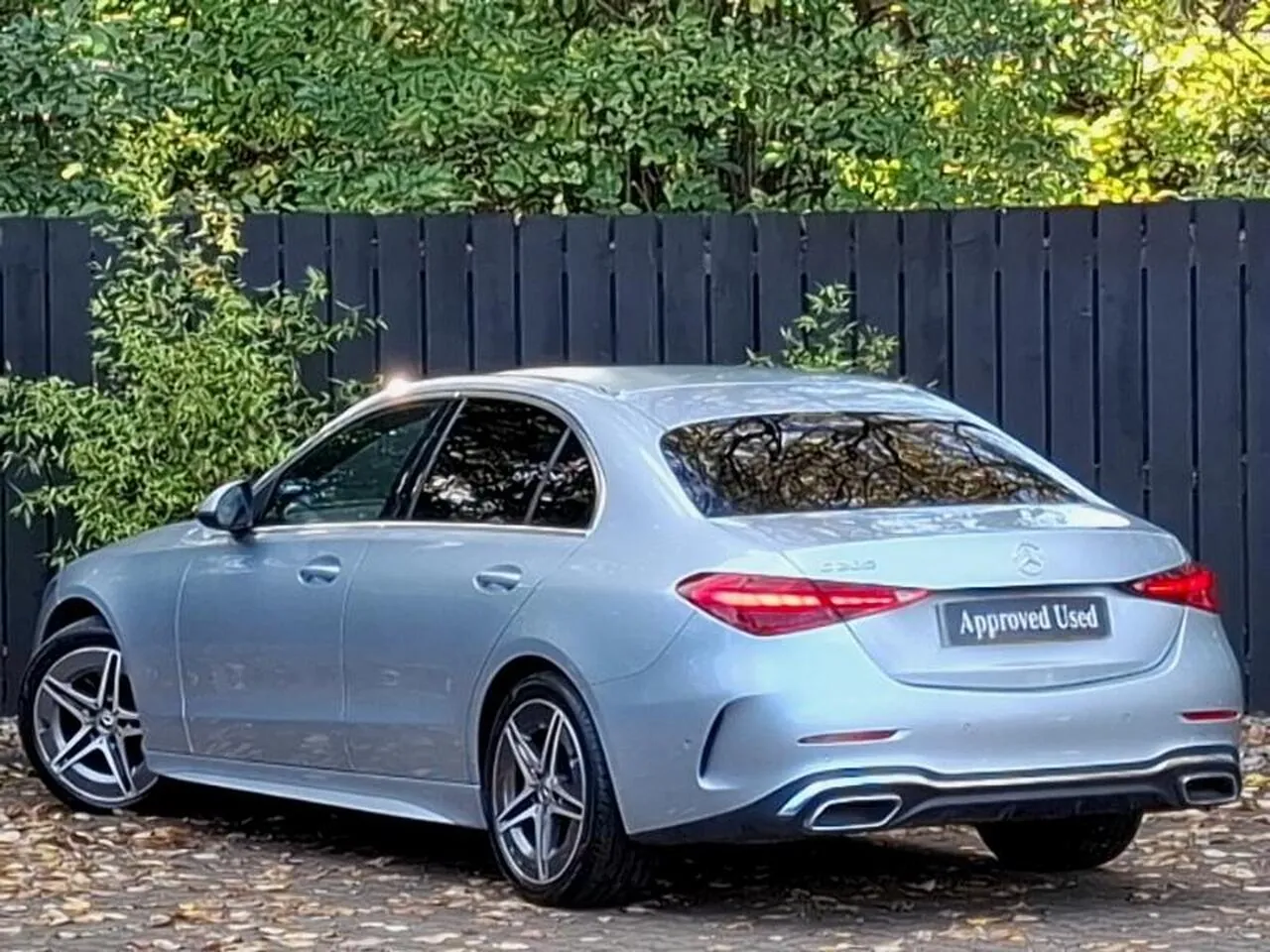 Mercedes-Benz C-Class 2025 photo 2