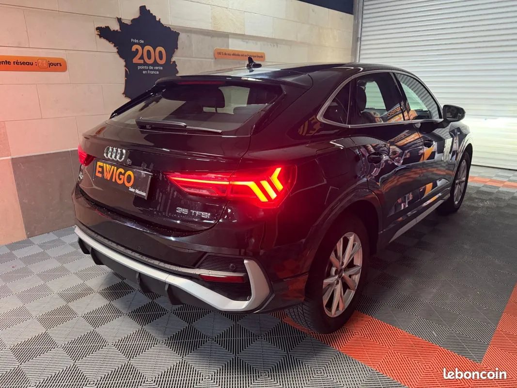 Audi Q3 2022 photo 2
