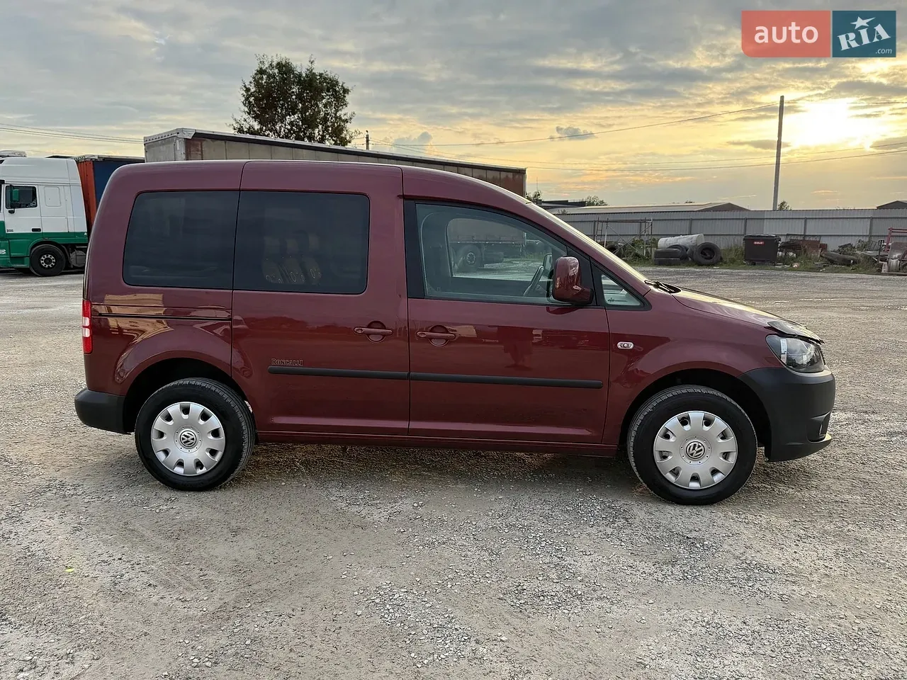 Volkswagen Caddy 2011 photo 3