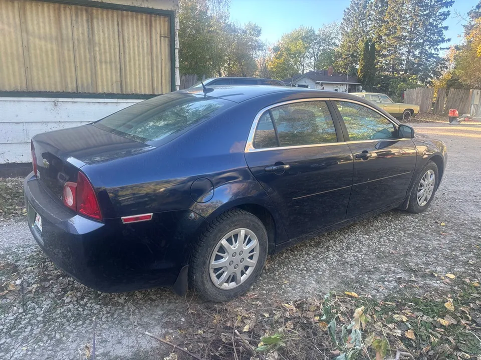 Chevrolet Malibu 2009 photo 3