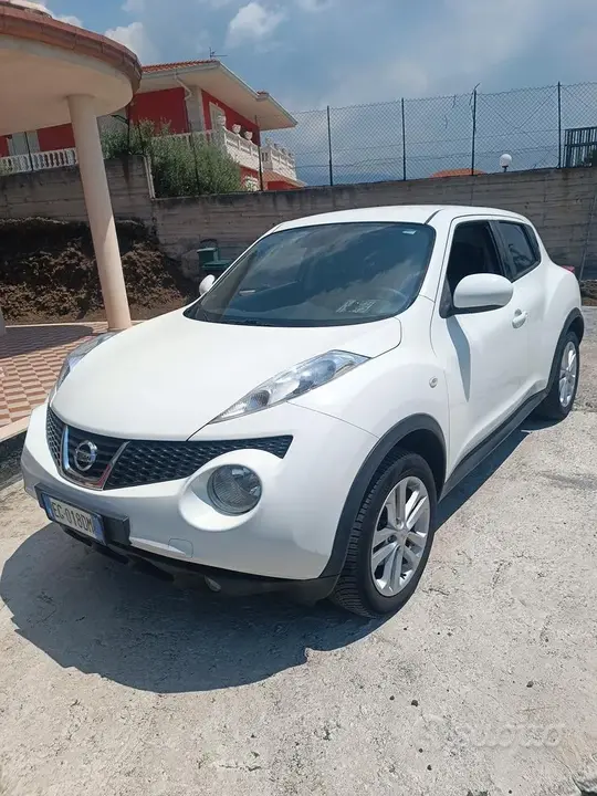 Nissan Juke 2011 photo 2