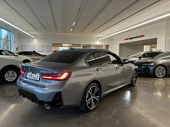 BMW 330E 2025 photo 2