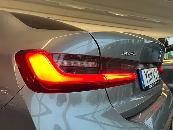 BMW 330E 2025 photo 4