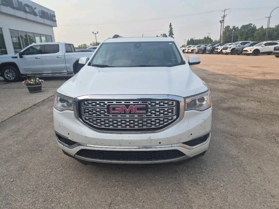 GMC Acadia 2017 photo 2