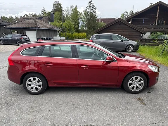 Volvo V60 2013 photo 2