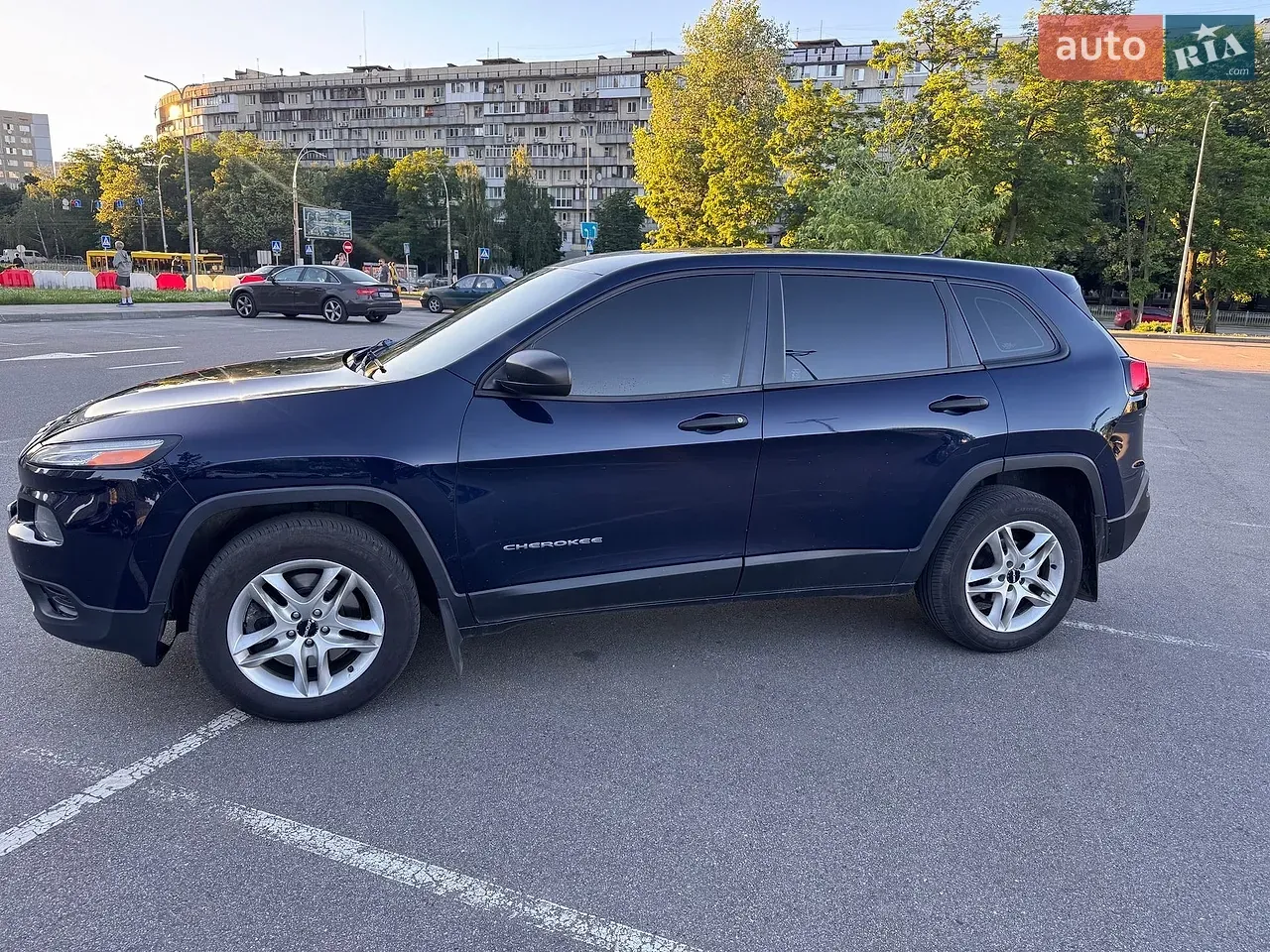 Jeep Cherokee 2014 photo 3