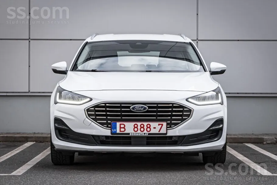 Ford Focus 2022 photo 2