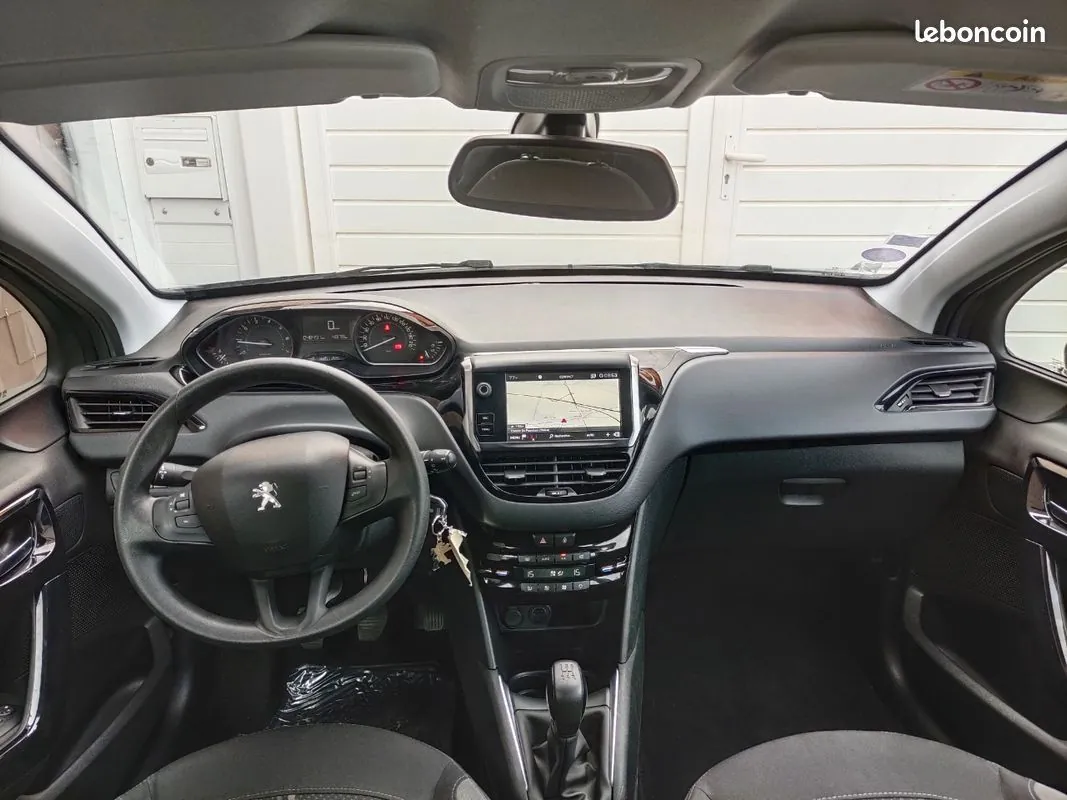 Peugeot 208 2019 photo 5