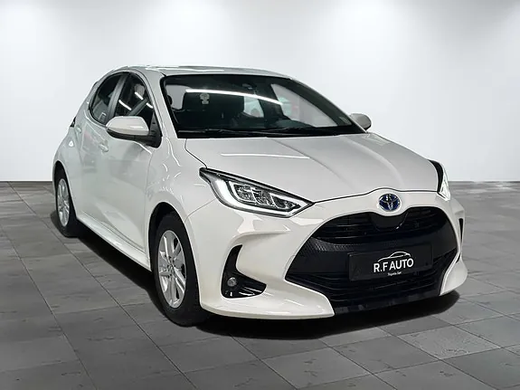 Toyota Yaris 2022 photo 2
