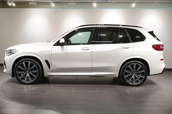 BMW X5 2021 photo 2