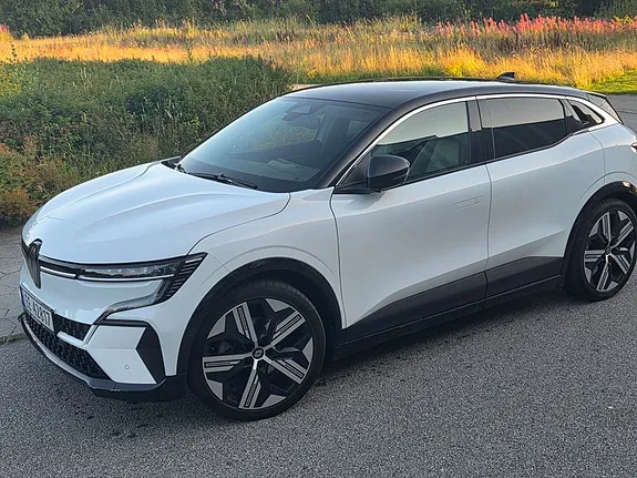 Renault Megane E-Tech 2022 photo 2