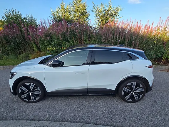 Renault Megane E-Tech 2022 photo 3