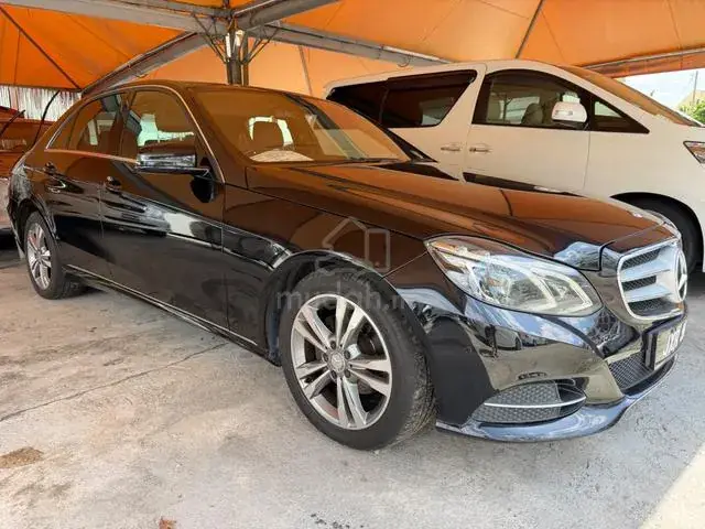 Mercedes-Benz E200