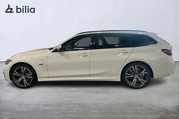 BMW 330E 2022 photo 3