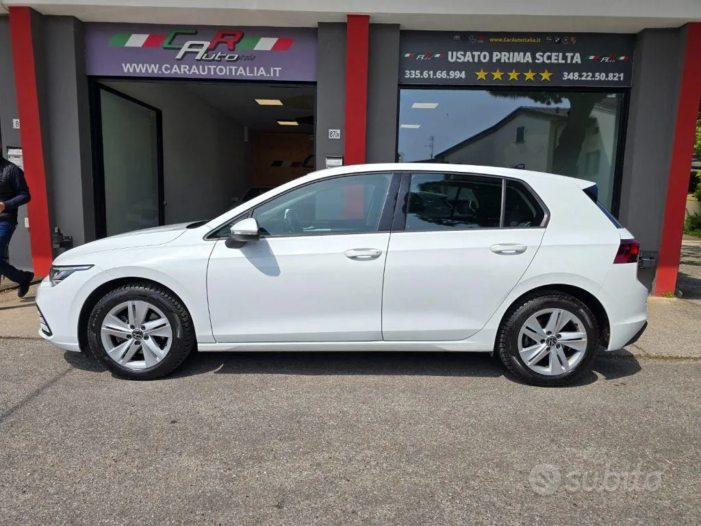 Volkswagen Golf 2022 photo 2