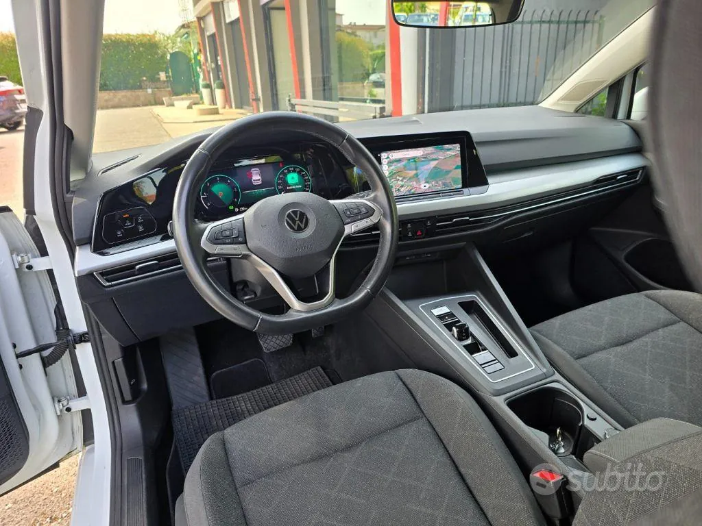 Volkswagen Golf 2022 photo 3