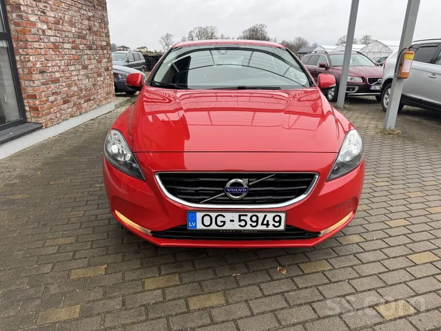 Volvo V40 2013 photo 2