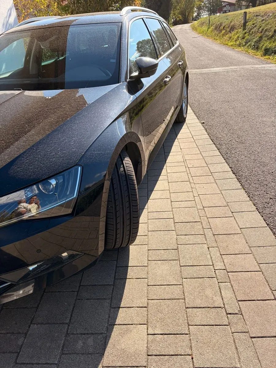 Skoda Superb 2019 photo 3