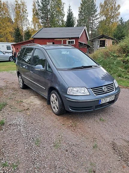 Volkswagen Sharan 2008 photo 2