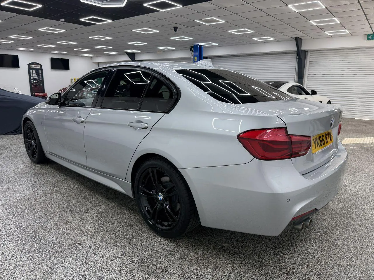 BMW 3 Series 2016 photo 5