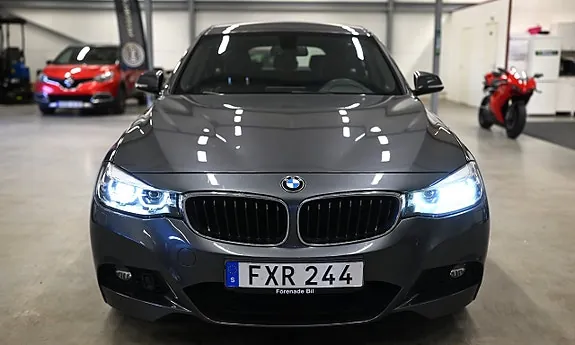 BMW 320I 2018 photo 4