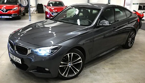 BMW 320I 2018 photo 2