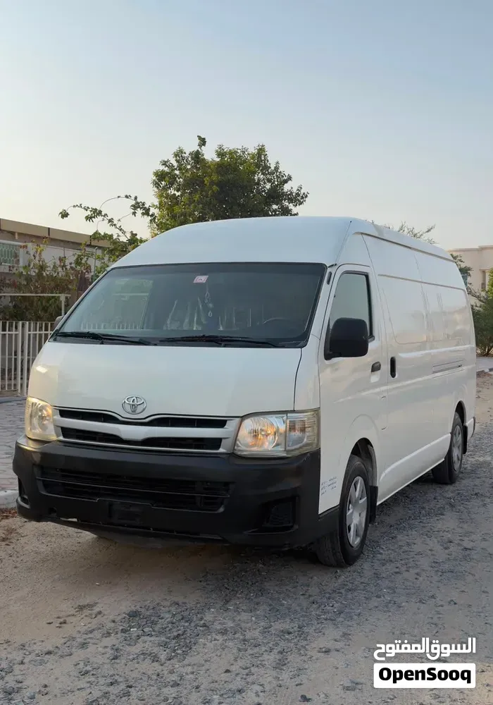 Toyota Hiace 2014 photo 5