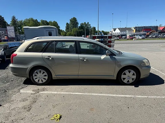 Toyota Avensis 2003 photo 3