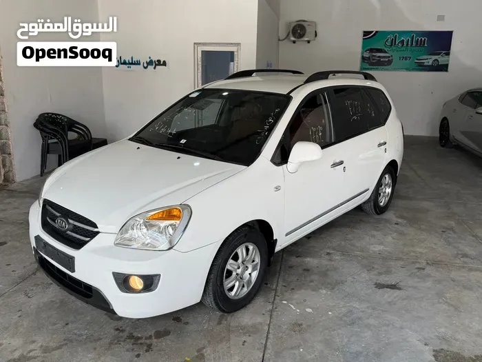 Kia Carens 2010 photo 3
