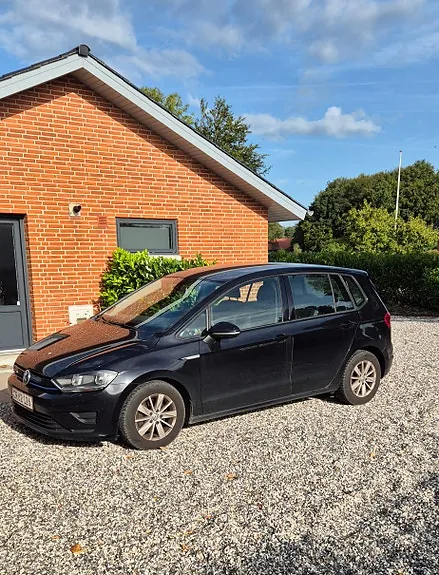 Volkswagen Golf Sportsvan 2015 photo 2