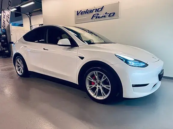 Tesla Model Y 2023 photo 5
