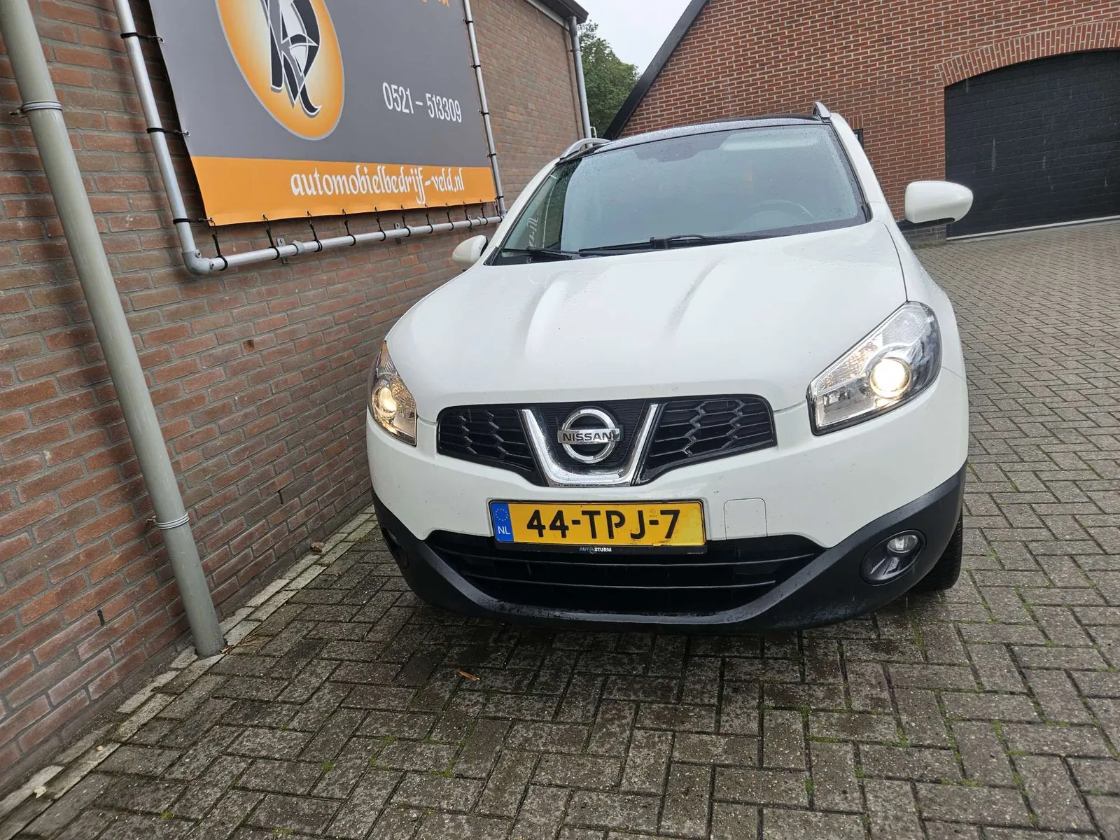 Nissan Qashqai 2012 photo 2