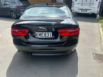 Jaguar Xe 2017 photo 3