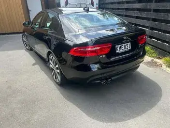 Jaguar Xe 2017 photo 4