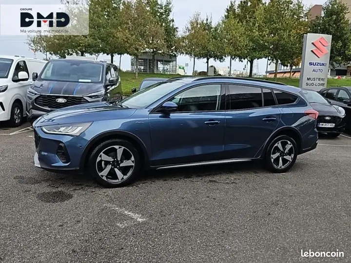 Ford Focus 2023 photo 2