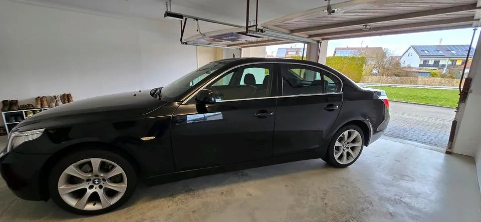 BMW 520I