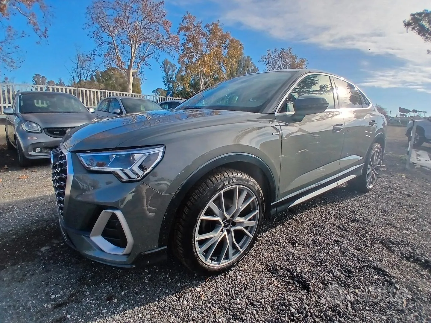 Audi Q3 2021 photo 2