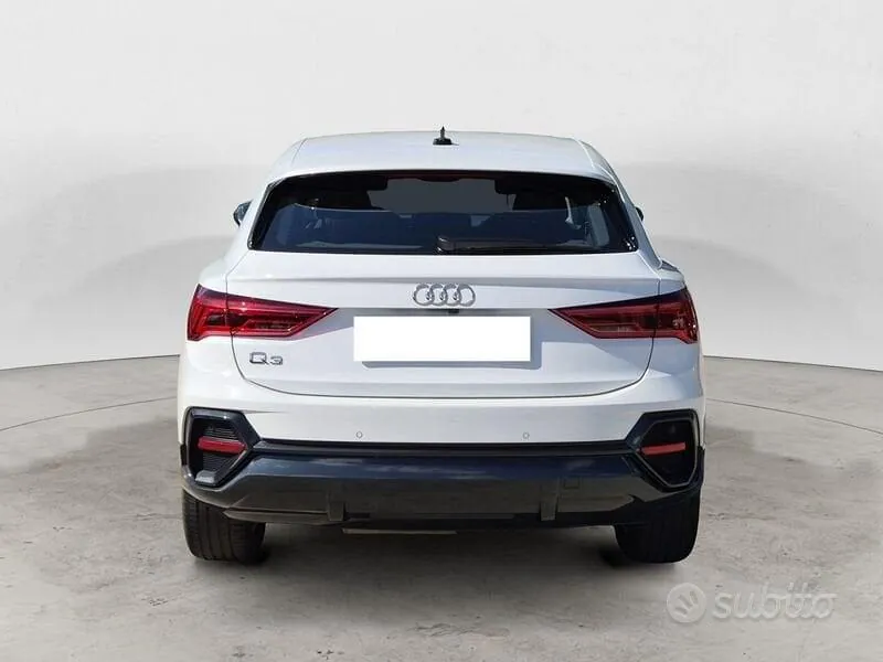 Audi Q3 2023 photo 3