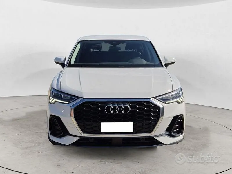 Audi Q3 2023 photo 2
