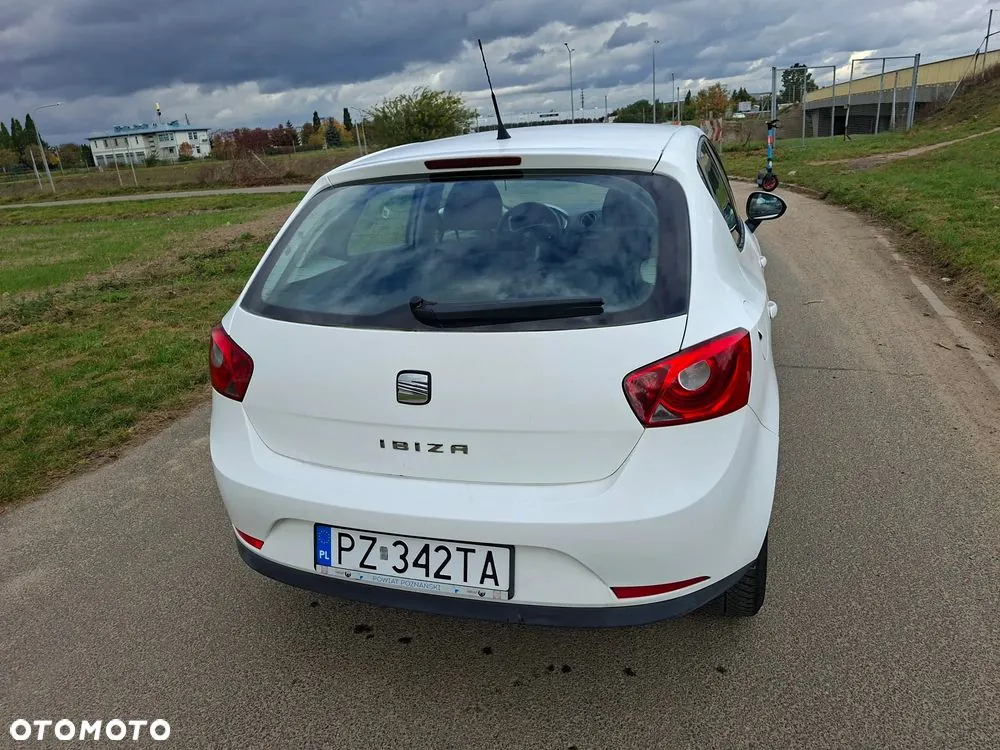Seat Ibiza 2012 photo 2