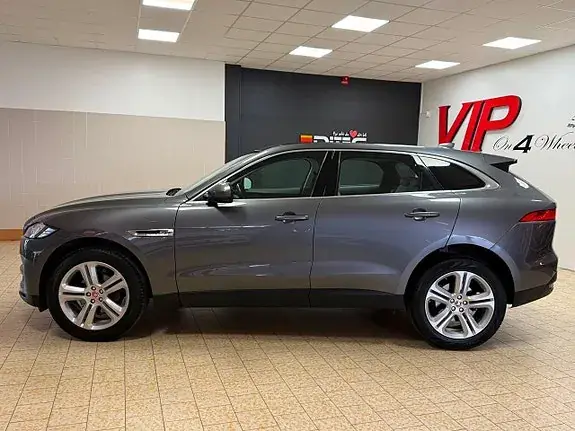 Jaguar F-Pace 2018 photo 4