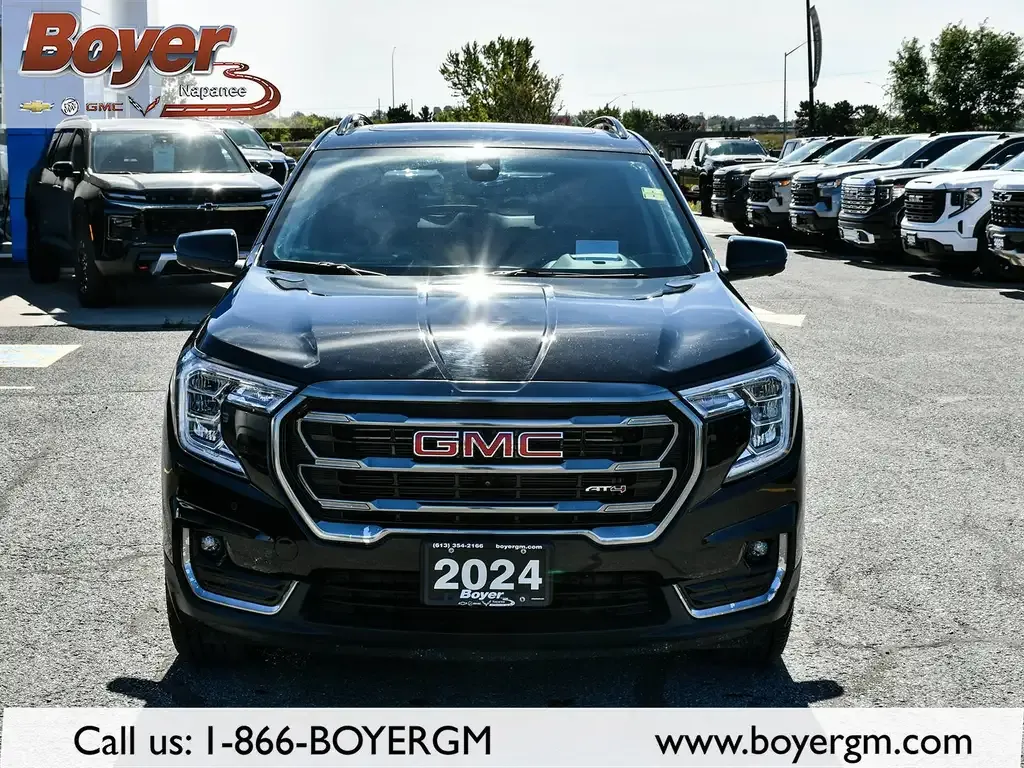 GMC Terrain 2024 photo 2