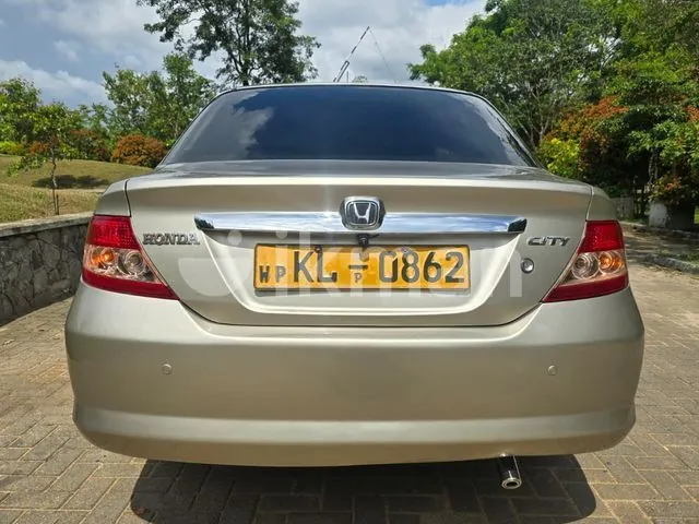 Honda City 2004 photo 4