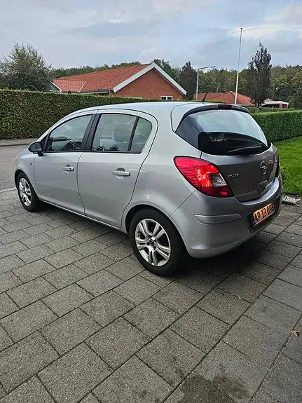Opel Corsa 2012 photo 4