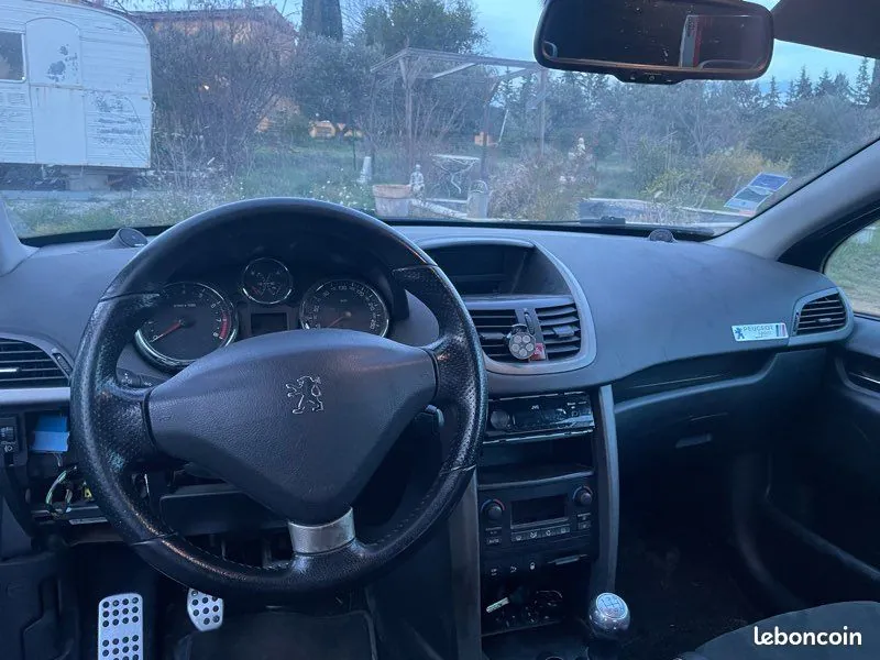 Peugeot 207 2008 photo 3