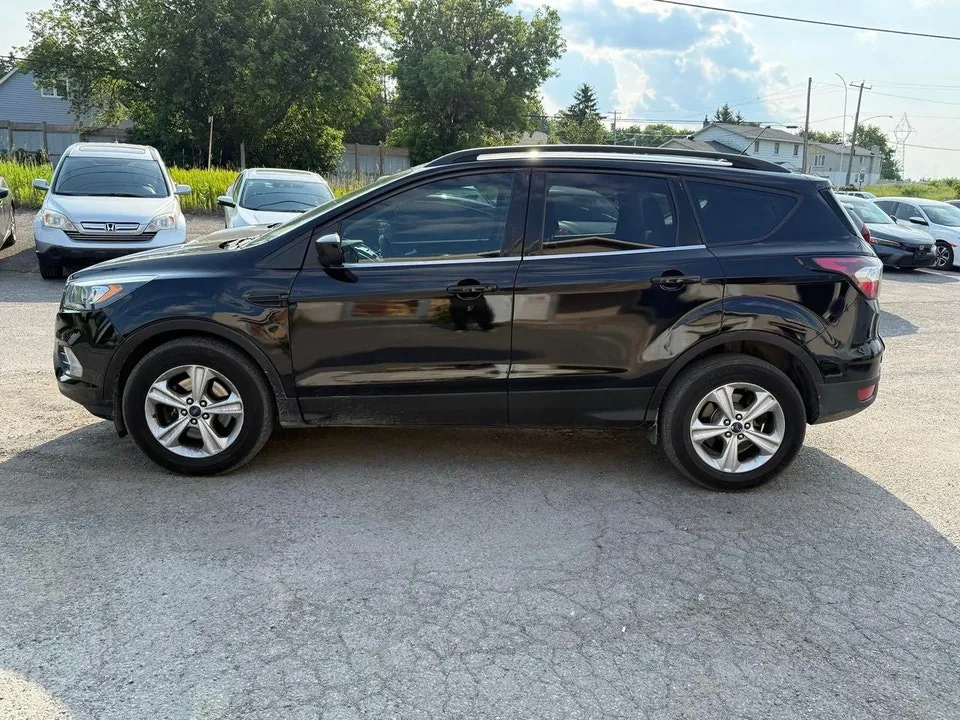 Ford Escape 2018 photo 2